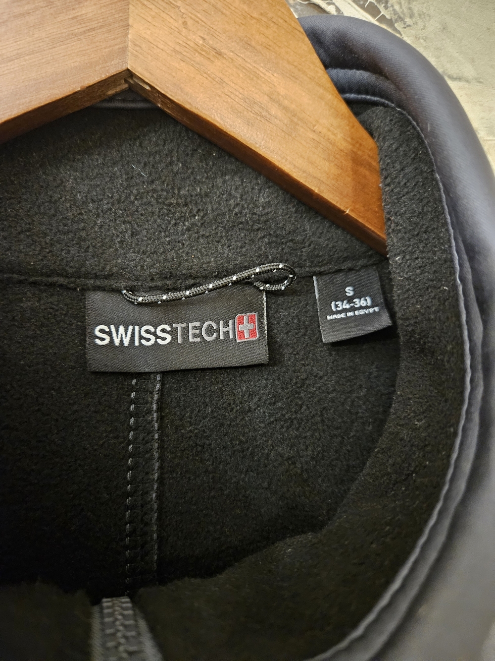 Swiss Tech Men's Gray Full-Zip Performance Softshell Jacket - Picture 3 of 6
